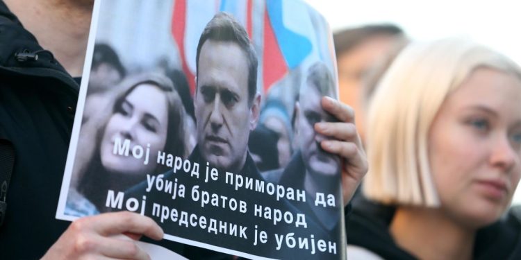 Manifestazione di cordoglio per Aleksej Navalny (Ansa)