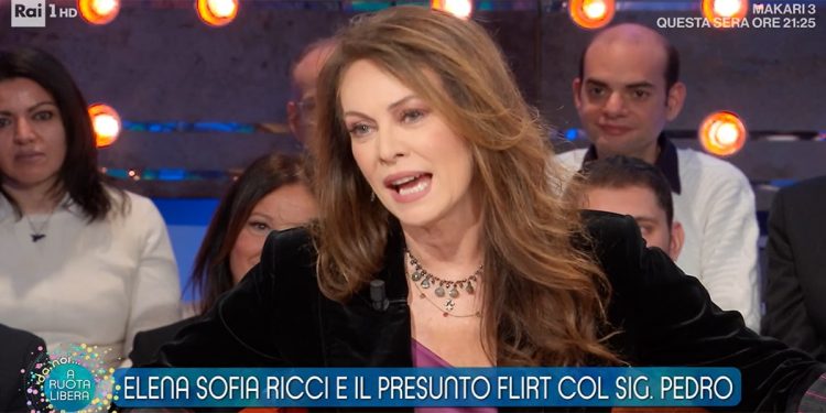 Elena Sofia Ricci a Da noi a ruota libera, screenshot tv 2024