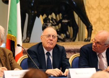 Da sinistra: Mario Pirani, Rino Formica e Fausto Bertinotti alla commemorazione di Pietro Nenni (Foto: 2010 ANSA / GIUSEPPE GIGLIA / CRI)