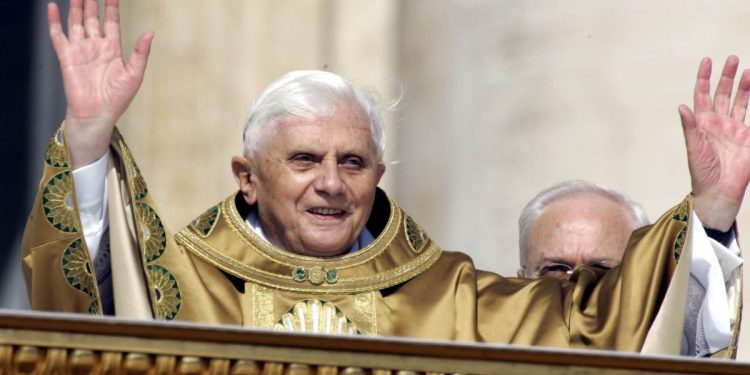 papa Benedetto XVI (Ansa)