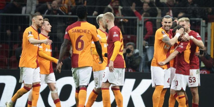 Il Galatasaray esulta (Foto ANSA)