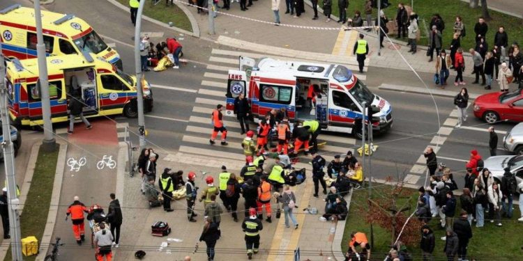 Polonia, auto contro una folla a Stettino