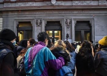 Occupazione al Liceo Manzoni di Milano nel gennaio 2021 (Ansa)