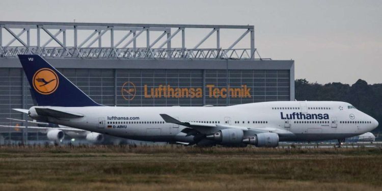 Un Boeing 747 "Jumbo Jet" di Lufthansa (Ansa)