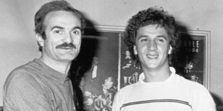 Evaristo Beccalossi (a d.) con Sandro Mazzola nel 1978 (Ansa)