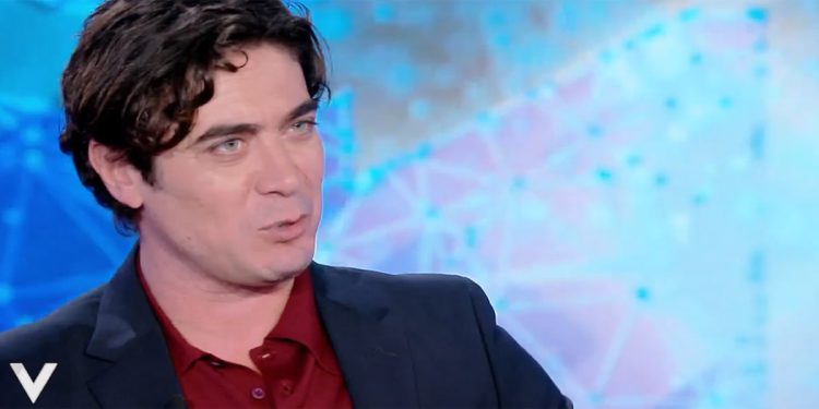 Riccardo Scamarcio a Verissimo 2024