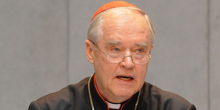 Il cardinale Paul Josef Cordes nella Sala Stampa vaticana durante la presentazione della enciclica "Caritas in Veritate" di papa Benedetto XVI (Foto: 2009, ANSA/ GIUSEPPE GIGLIA / DBA)