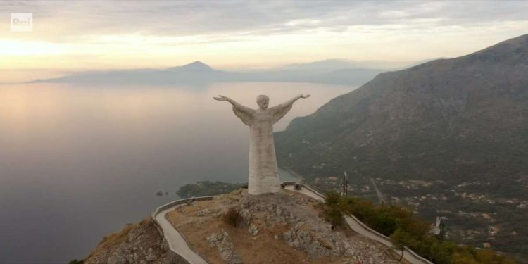 Il Cristo Redentore a Maratea, finalista de Il Borgo dei Borghi 2024 (Screenshot)