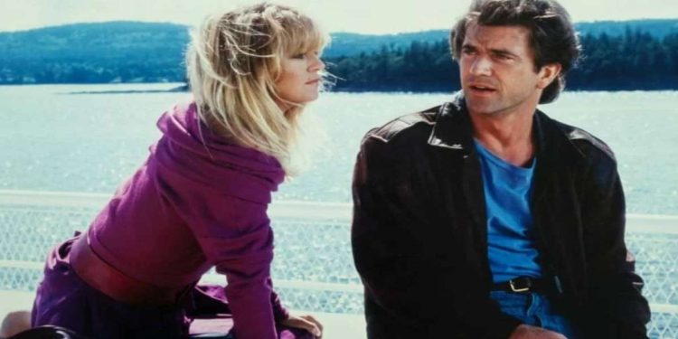 Goldie Hawn e Mel Gibson in una scena del film nel pomeriggio di Rete 4 (Foto Web)