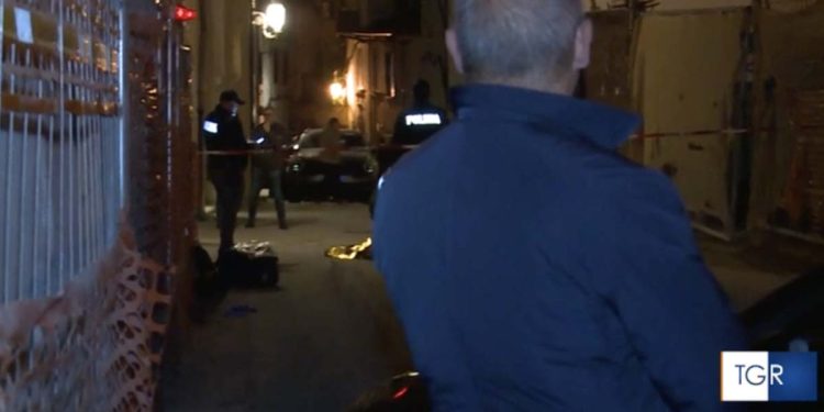 Polizia sulla scena dell'omicidio di Teodoro Ullasci (Foto: Tgr Abruzzo)