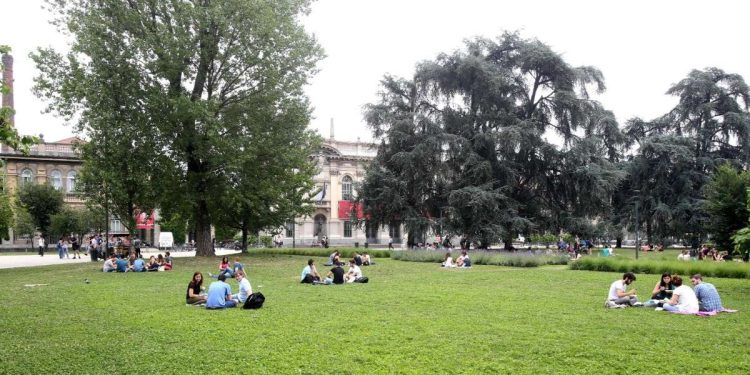 Piazza Leonardo da Vinci a Milano (Ansa)