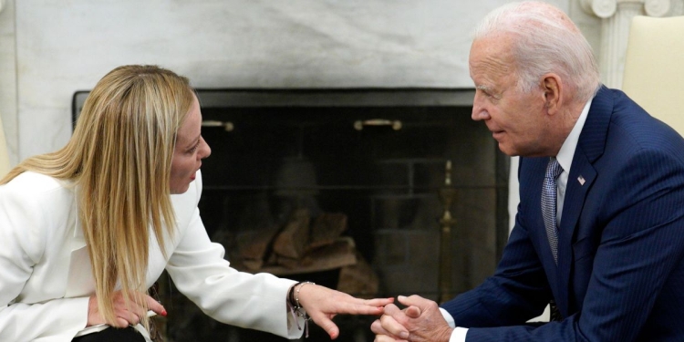 Giorgia Meloni con Joe Biden alla Casa Bianca il 27 luglio 2023 (Ansa)