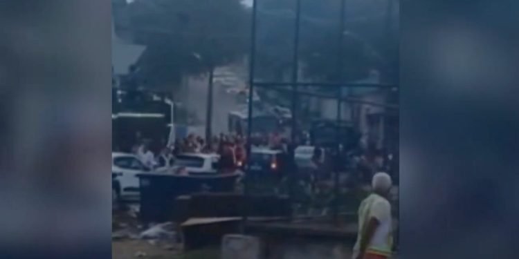 Bus contro processione di Pasqua in Brasile (screen da video YouTube)