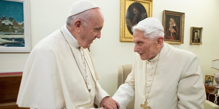 Papa Francesco con Ratzinger