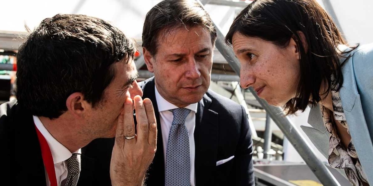 Da sin.: Nicola Fratoianni (Si), Giuseppe Conte (M5s), Elly Schlein (Pd) (Ansa)