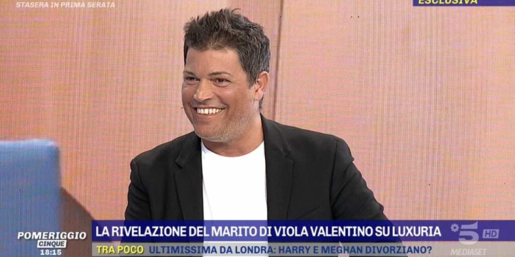 Francesco Mango, screen da Canale 5