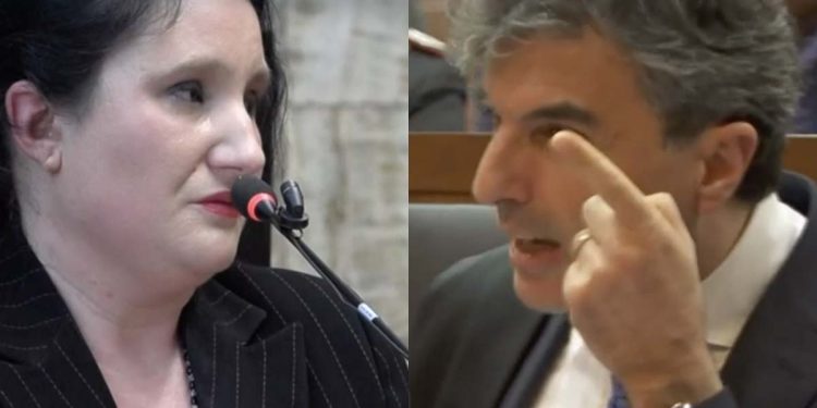 Alessia Pifferi e il pm Francesco De Tommasi in aula (Foto: Ore 14)