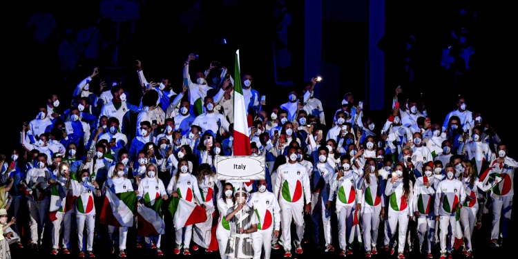 portabandiera Italia Olimpiadi