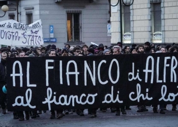 Una manifestazione a Torino a sostegno di Alfredo Cospito (Ansa)