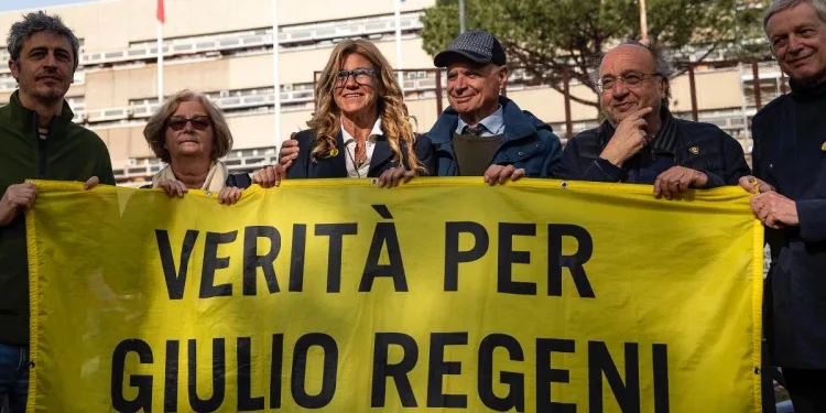 I genitori di Giulio Regeni (Foto 2024 ANSA/ANGELO CARCONI)