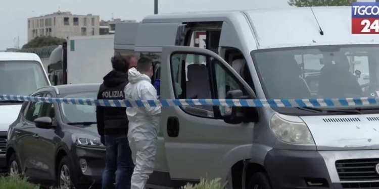 Scientifica sulla scena del crimine a Milano (Foto: TgCom24)