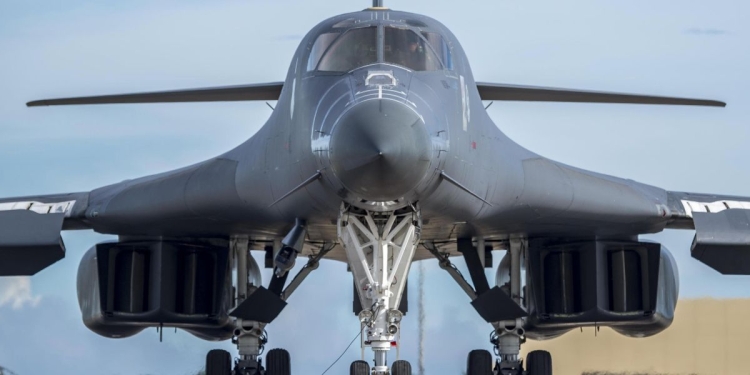 Bombardiere strategico americano Rockwell B-1B Lancer (Ansa)