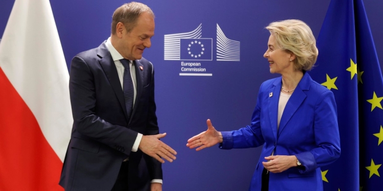 Tusk e Von der Leyen, Polonia