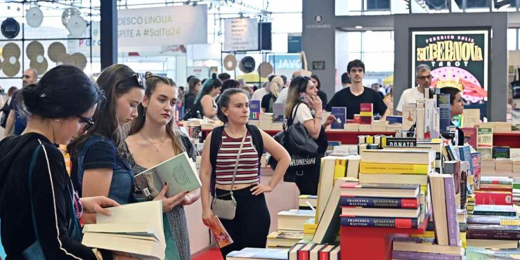 Al Salone Internazionale del Libro di Torino (Ansa)