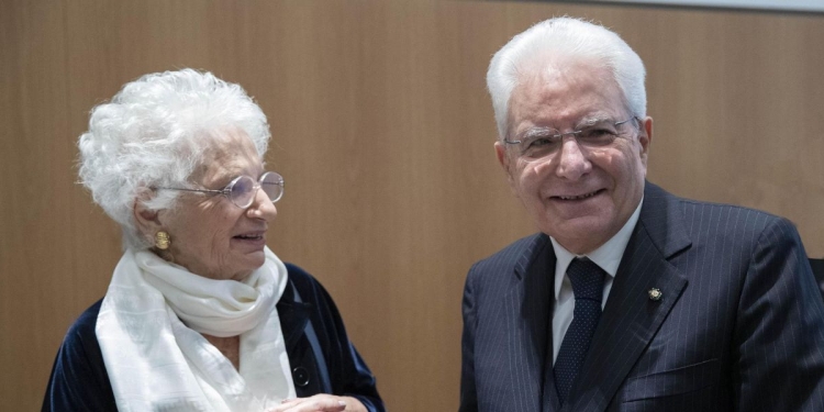 il presidente della Repubblica Sergio Mattarella con la senatrice a vita Liliana Segre nel 2019 (Ansa)