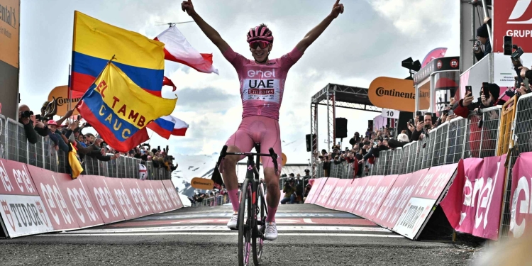 Pogacar Livigno Giro d'Italia