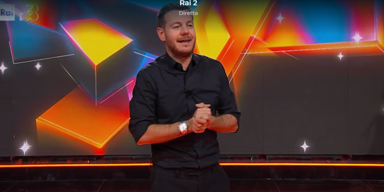 Alessandro Cattelan Rai 2 (screen da TV)