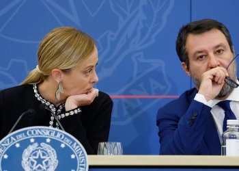 Giorgia Meloni, presidente del Consiglio, con Matteo Salvini, vicepremier e ministro di Trasporti e Infrastrutture (Ansa)