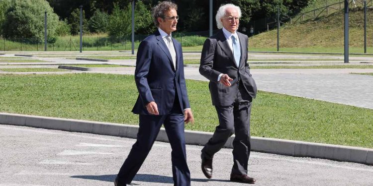 Alessandro Benetton e il padre Luciano al funerale del presidente di EssilorLuxottica Leonardo Del Vecchio (Foto 2022 ANSA/LUCIANO SOLERO)