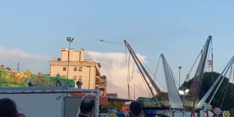 Aereo Antonov sorvola a bassa quota Verona (Screen da video L'Arena)