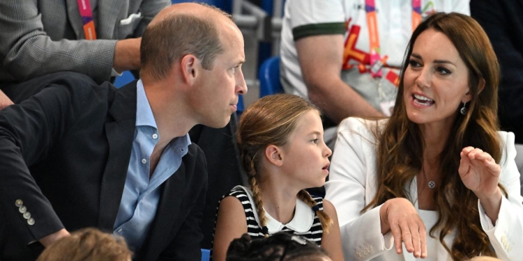 Kate Middleton e William con la figlia Charlotte (Foto 2022 EPA/DAVE HUNT)