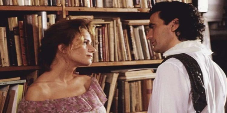 Francesca Neri e Massimo Troisi in una scena del film nel pomeriggio di Rete 4 (Foto Web)