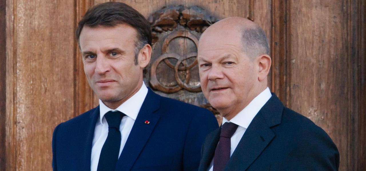 Emmanuel Macron e Olaf Sholz (Foto Ansa 2024 EPA/CLEMENS BILAN)