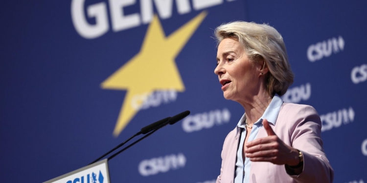 Ursula von der Leyen, presidente della Commissione UE (Ansa)