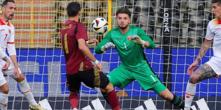 Matija Sarkic nell'ultima partita col Montenegro (Foto Ansa 2024 EPA/Olivier Matthys)