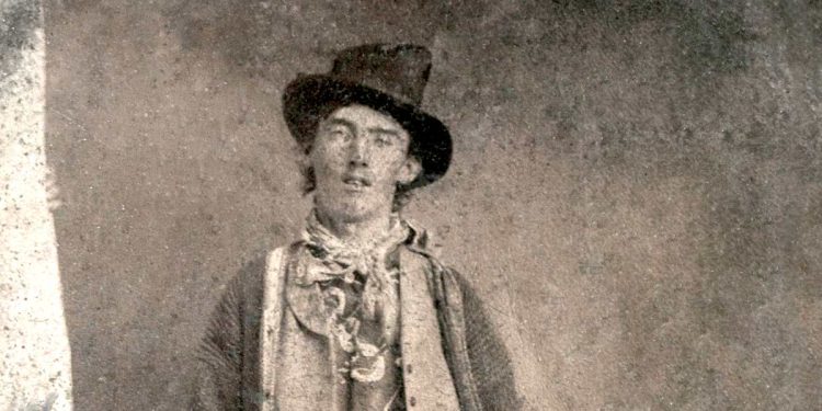 L'unica foto esistente di Billy the Kid, scattata da Ben Wittick a Fort Sumner nel 1879 o 1880 (da Wikipedia)