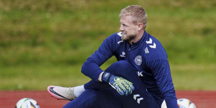 Kasper Schmeichel si allena con la Danimarca (Foto ANSA)