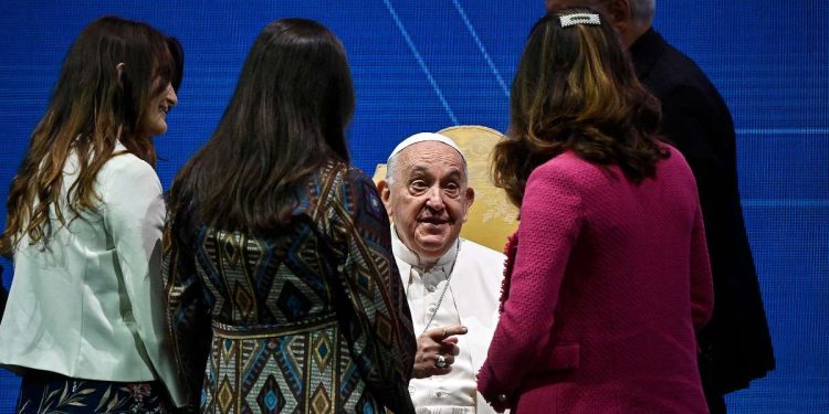 Donne con Papa Francesco