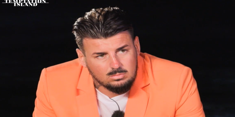 Lino Giuliano a Temptation Island 2024 (screen da TV)