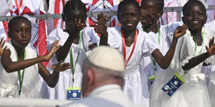 Papa Francesco in Congo, nel febbraio 2023 (Ansa)