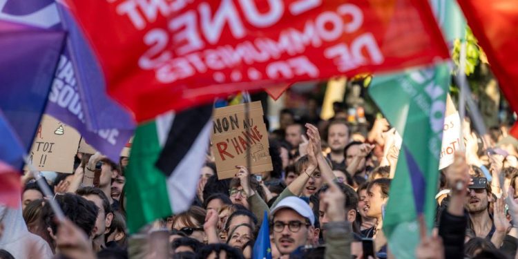 Francia, sinistra in piazza contro il Rassemblement National (Ansa)