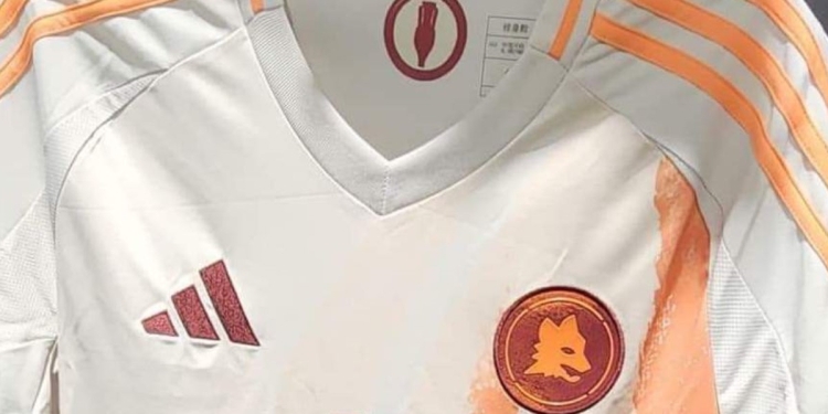 Roma, ecco come dovrebbe essere la seconda maglia (Foto da Forza Roma)