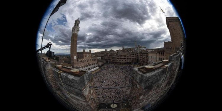 Piazza del Campo, sede del Palio di Siena (Foto ANSA)