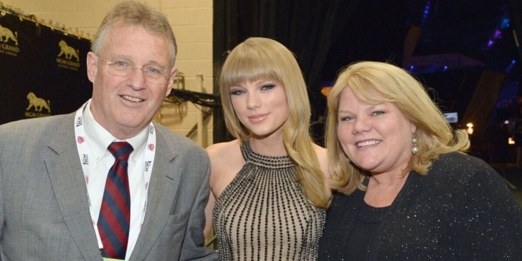 Scott e Andrea genitori di Taylor Swift