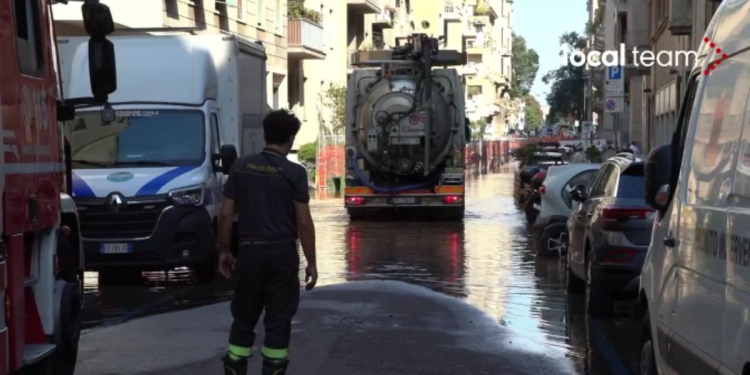 Inondazione su via Fontana a Milano