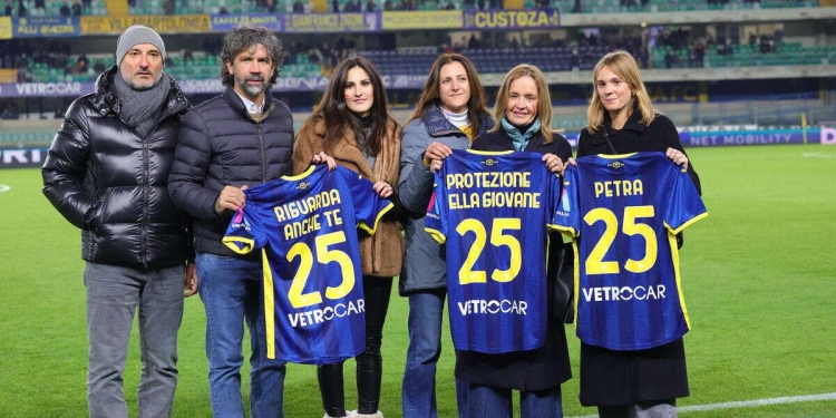 Damiano Tommasi alla presentazione del Verona (Foto ANSA)